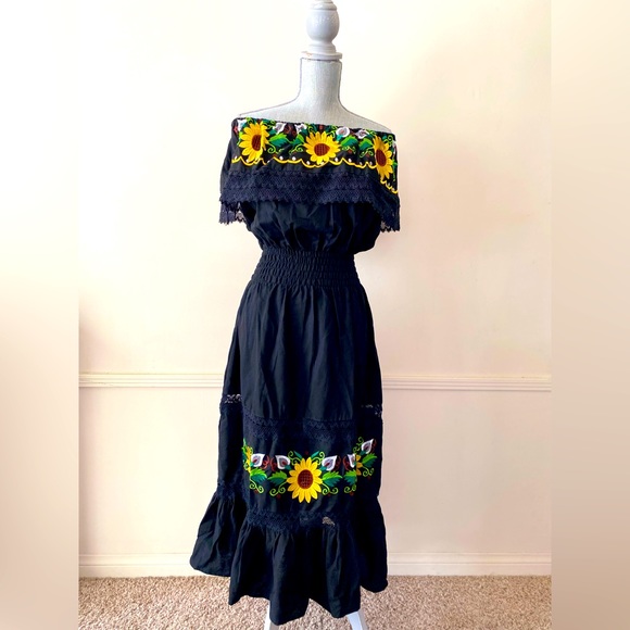 BEAUTIFUL🌻SUNFLOWERS🖤BLACK MEXICAN EMBROIDERED OFF SHOULDER MIDI DRESS 🌟NEW🌟 - Picture 15 of 16